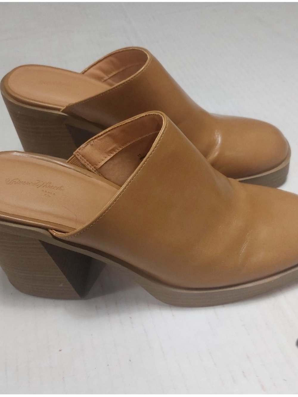Universal Thread Tan Slip-On Leather Mule Heels